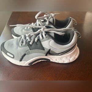 Nike Nike Renew Retaliation  Grey and Black Men’s Athletic Sneakers
